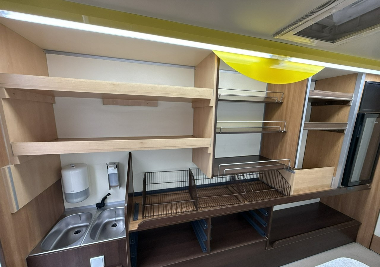 Renault Master Autosklep piec Sklep bar Gastronomiczny Food Truck Foodtruck Borco20 - Pojazdná predajňa: obrázok 4 Renault Master Autosklep piec Sklep bar Gastronomiczny Food Truck Foodtruck Borco20 - Pojazdná predajňa: obrázok 4
