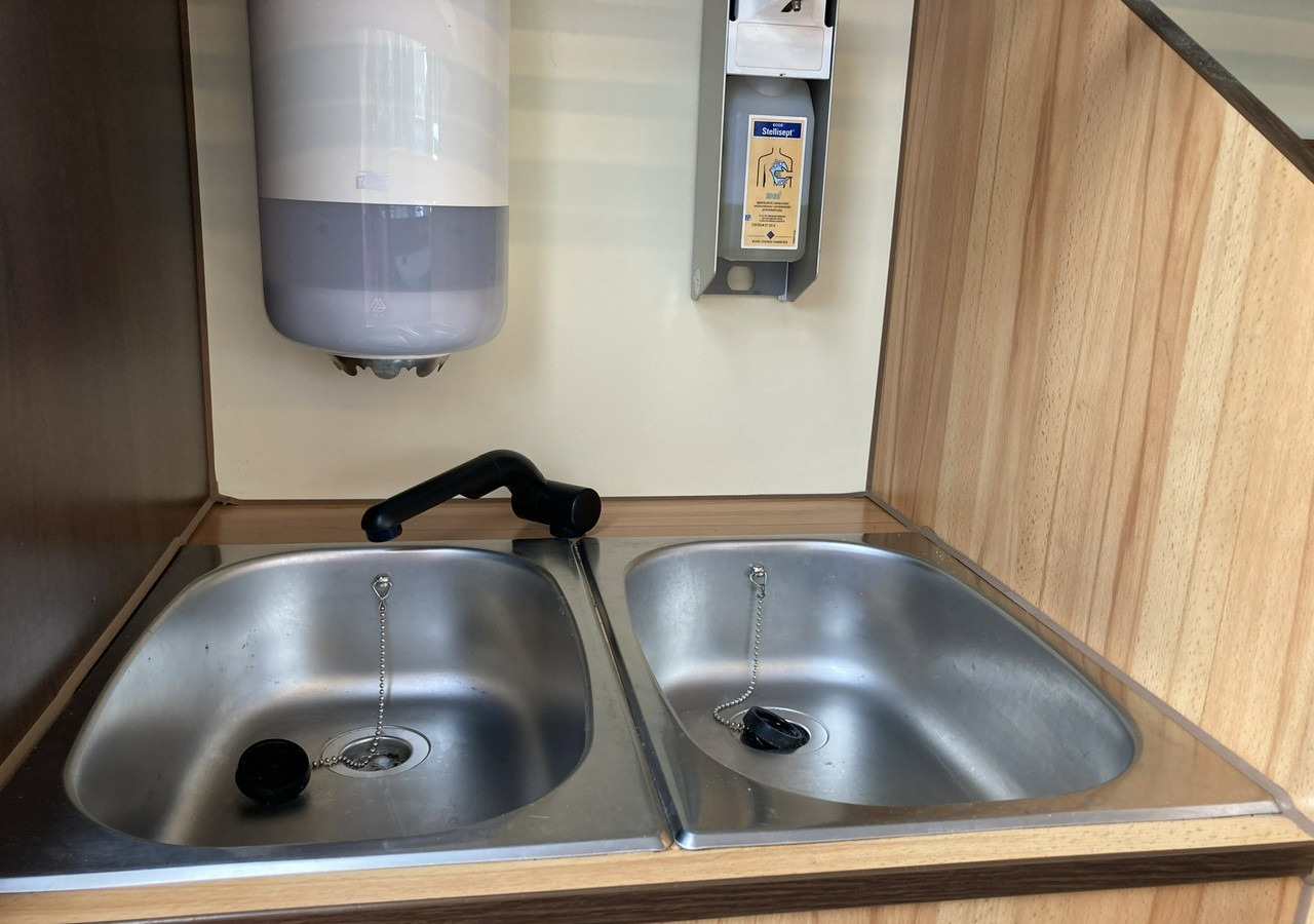 Pojazdná predajňa Renault Master Autosklep sklep bar Gastronomiczny Food Truck Foodtruck Borco 2012: obrázok 9