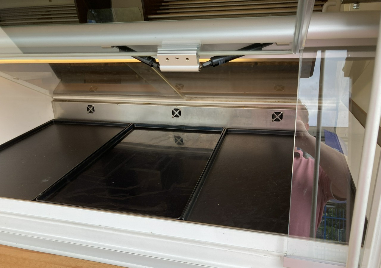 Pojazdná predajňa Renault Master Autosklep sklep bar Gastronomiczny Food Truck Foodtruck Borco 2012: obrázok 8