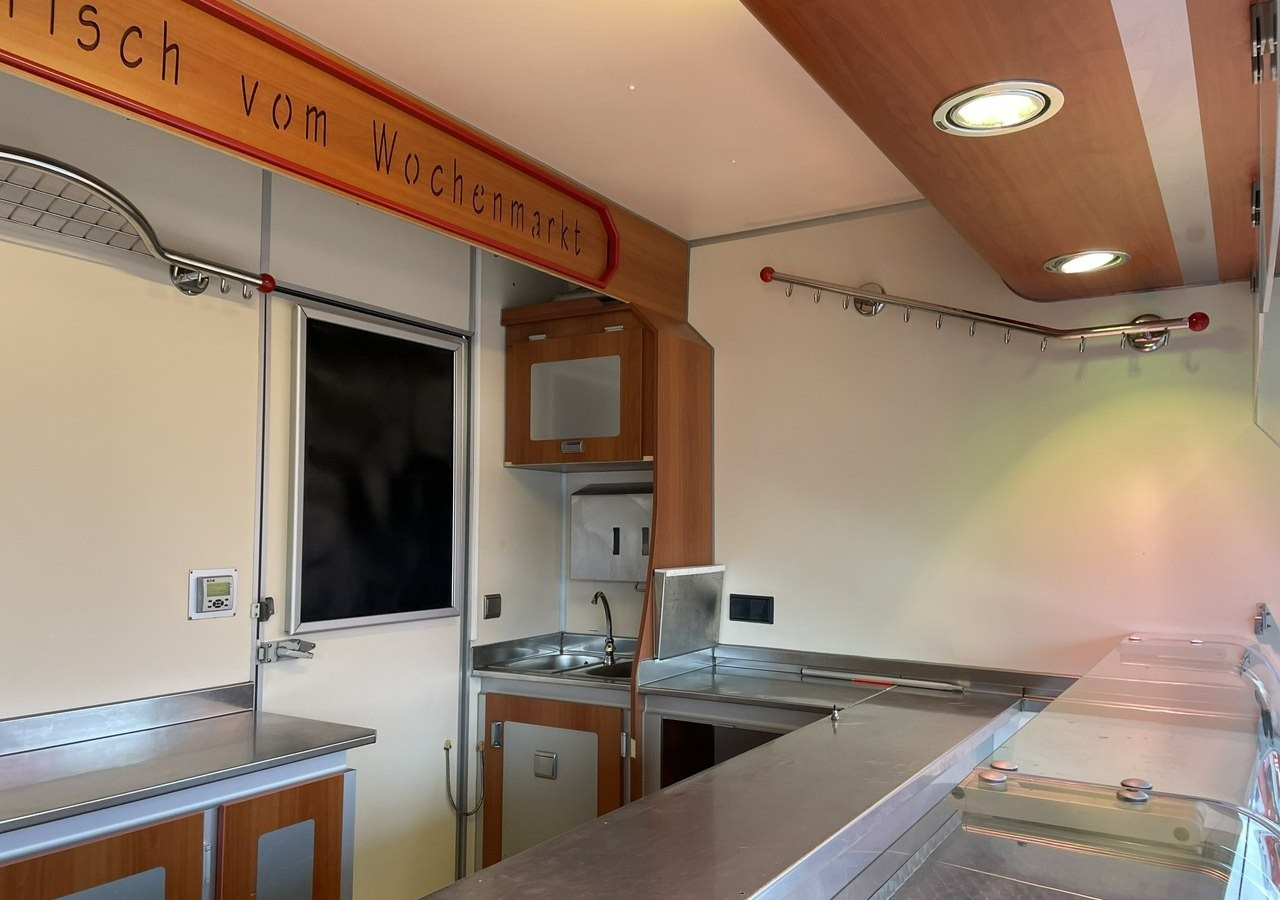 Renault Master Autosklep wędl Gastronomiczny Food Truck Foodtruck Sklep Klima Borc - Pojazdná predajňa: obrázok 3 Renault Master Autosklep wędl Gastronomiczny Food Truck Foodtruck Sklep Klima Borc - Pojazdná predajňa: obrázok 3