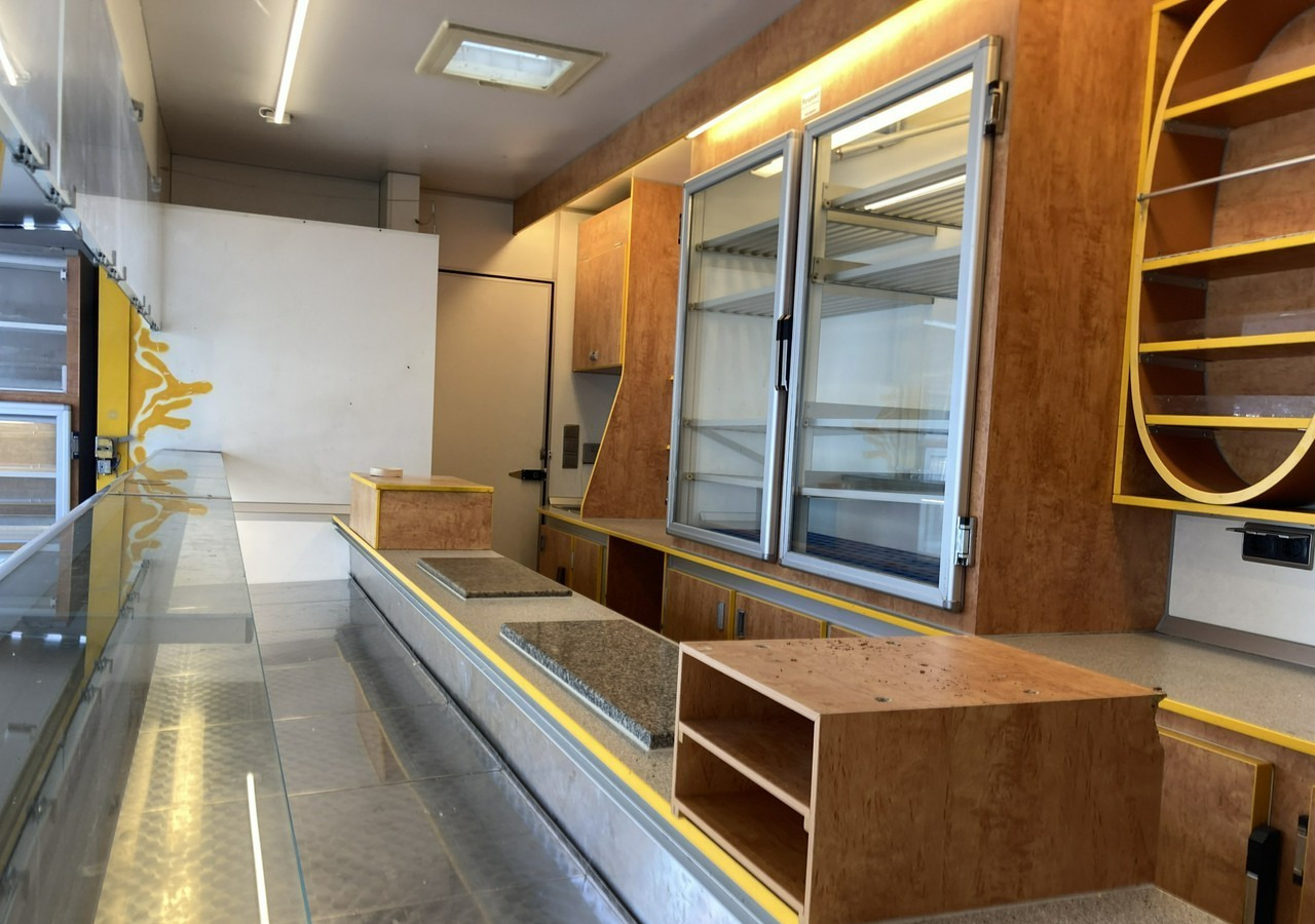 Pojazdná predajňa Renault Master Autosklep wędlin sklep bar Gastronomiczny Food Truck Foodtruck Borco: obrázok 12
