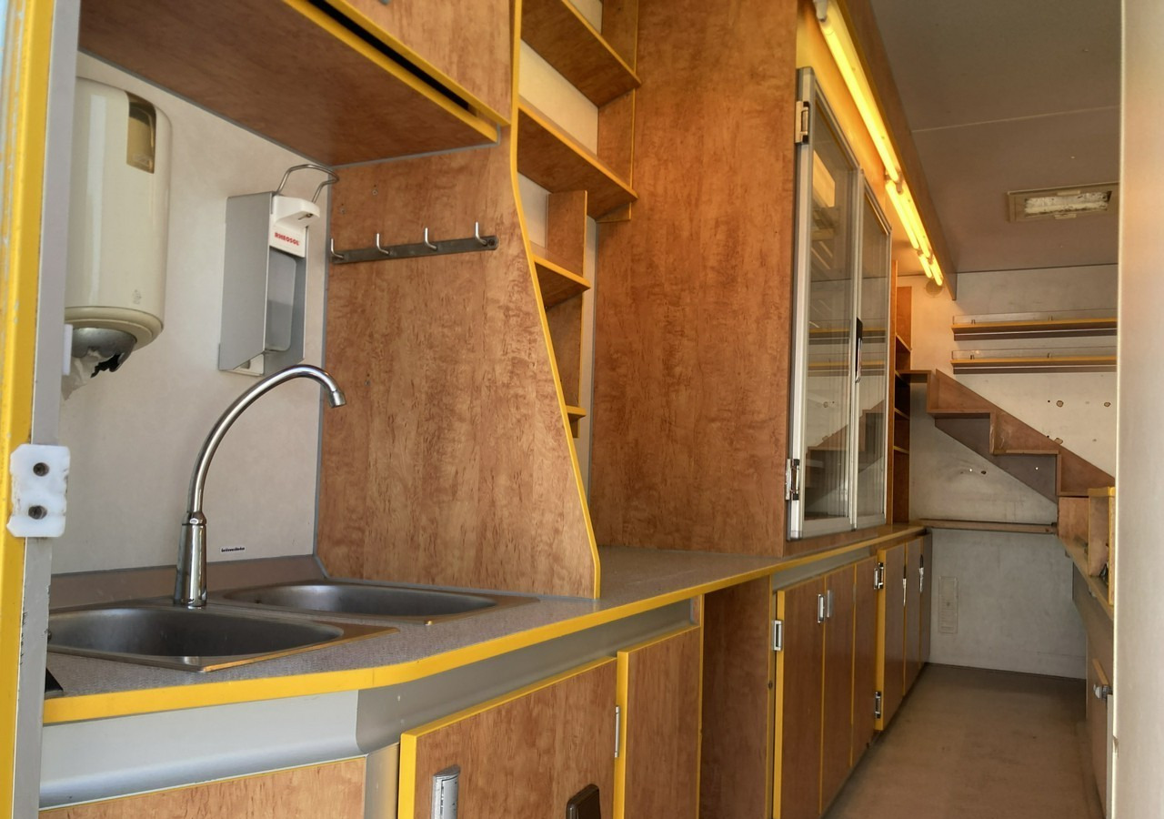 Pojazdná predajňa Renault Master Autosklep wędlin sklep bar Gastronomiczny Food Truck Foodtruck Borco: obrázok 20