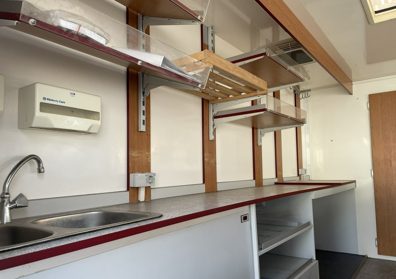 Renault Master Master Autosklep Gastronomiczny Food Truck Foodtruck Sklep bar 2009 - Pojazdná predajňa: obrázok 4 Renault Master Master Autosklep Gastronomiczny Food Truck Foodtruck Sklep bar 2009 - Pojazdná predajňa: obrázok 4