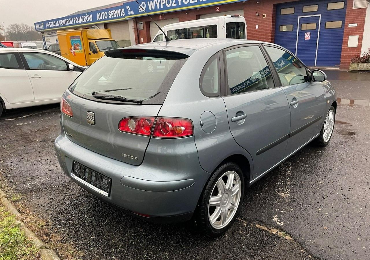 SEAT Ibiza IV 1,4 16V 75KM Sport Edition 1właściciel Klimatronik Alufelgi 2006 - Hatchback: obrázok 4 SEAT Ibiza IV 1,4 16V 75KM Sport Edition 1właściciel Klimatronik Alufelgi 2006 - Hatchback: obrázok 4