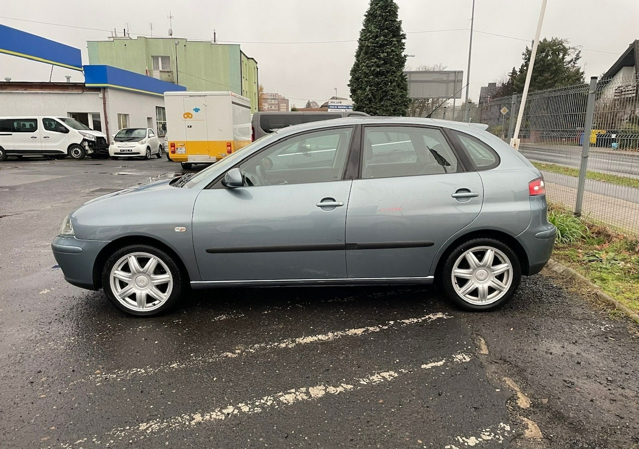 SEAT Ibiza IV 1,4 16V 75KM Sport Edition 1właściciel Klimatronik Alufelgi 2006 - Hatchback: obrázok 2 SEAT Ibiza IV 1,4 16V 75KM Sport Edition 1właściciel Klimatronik Alufelgi 2006 - Hatchback: obrázok 2