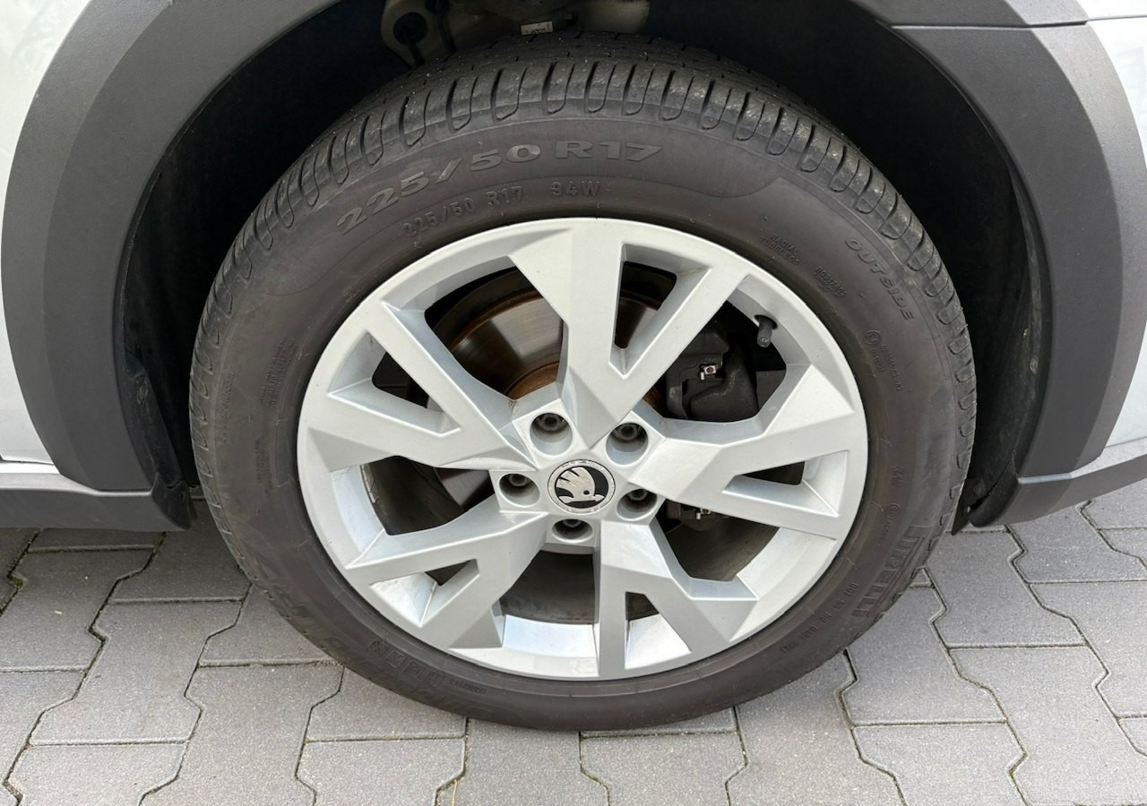 Automobil Skoda Octavia III Skoda Octavia 4X4 Scout 2.0 TDI -150KM Model 2017 Bezwypadkowa FV 23: obrázok 11 Automobil Skoda Octavia III Skoda Octavia 4X4 Scout 2.0 TDI -150KM Model 2017 Bezwypadkowa FV 23: obrázok 11