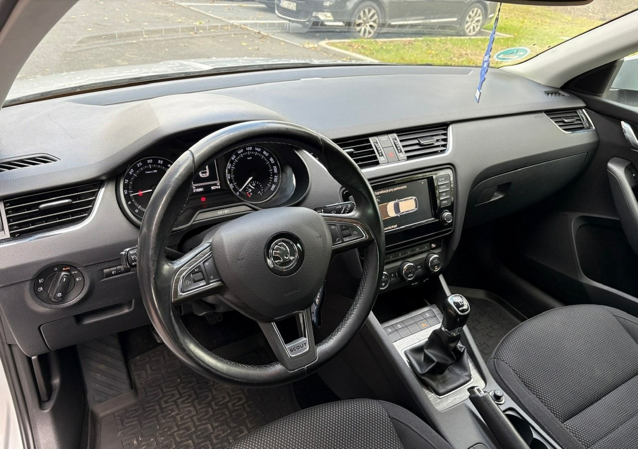 Automobil Skoda Octavia III Skoda Octavia 4X4 Scout 2.0 TDI -150KM Model 2017 Bezwypadkowa FV 23: obrázok 16 Automobil Skoda Octavia III Skoda Octavia 4X4 Scout 2.0 TDI -150KM Model 2017 Bezwypadkowa FV 23: obrázok 16