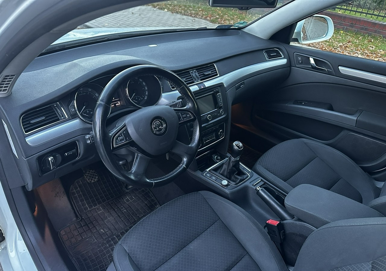 Skoda Superb II Skoda Superb 1.8TSI 160KM LPG PRINS 2035 KLIMA NAVI PDC XENON 2015 - Kombi: obrázok 3 Skoda Superb II Skoda Superb 1.8TSI 160KM LPG PRINS 2035 KLIMA NAVI PDC XENON 2015 - Kombi: obrázok 3