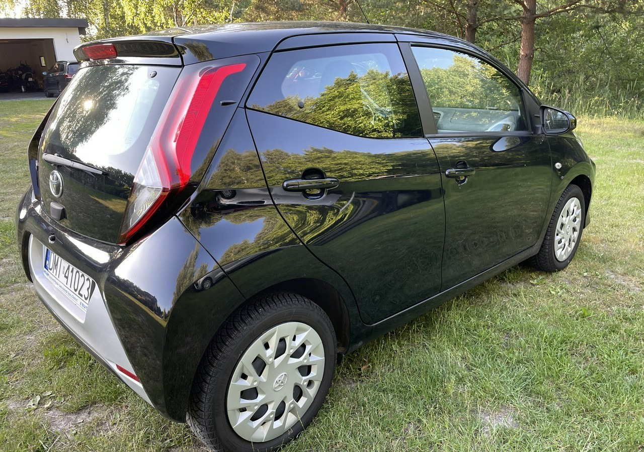 Toyota Aygo II Toyota Aygo 1.0-16V Klima Salon PL 24651km Model 2021 - Hatchback: obrázok 5 Toyota Aygo II Toyota Aygo 1.0-16V Klima Salon PL 24651km Model 2021 - Hatchback: obrázok 5