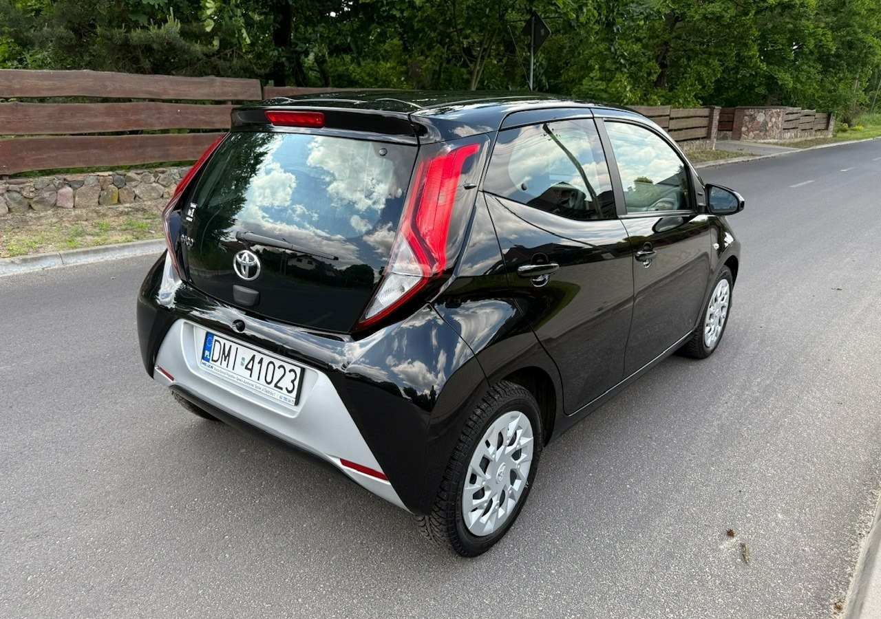 Toyota Aygo II Toyota Aygo 1.0-16V Klima Salon PL 24651km Model 2021 - Hatchback: obrázok 4 Toyota Aygo II Toyota Aygo 1.0-16V Klima Salon PL 24651km Model 2021 - Hatchback: obrázok 4