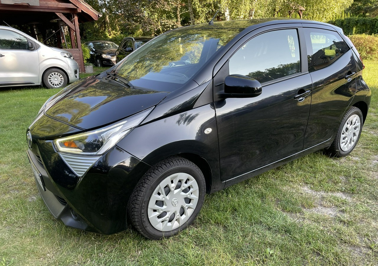 Toyota Aygo II Toyota Aygo 1.0-16V Klima Salon PL 24651km Model 2021 - Hatchback: obrázok 2 Toyota Aygo II Toyota Aygo 1.0-16V Klima Salon PL 24651km Model 2021 - Hatchback: obrázok 2