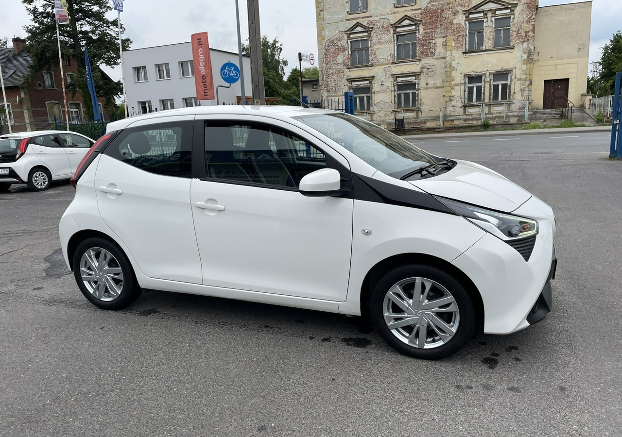 Toyota Aygo II Toyota Aygo 1.0 VVT-i JBL Edition bezyna+LPG Salon PL 2020 - Hatchback: obrázok 3 Toyota Aygo II Toyota Aygo 1.0 VVT-i JBL Edition bezyna+LPG Salon PL 2020 - Hatchback: obrázok 3