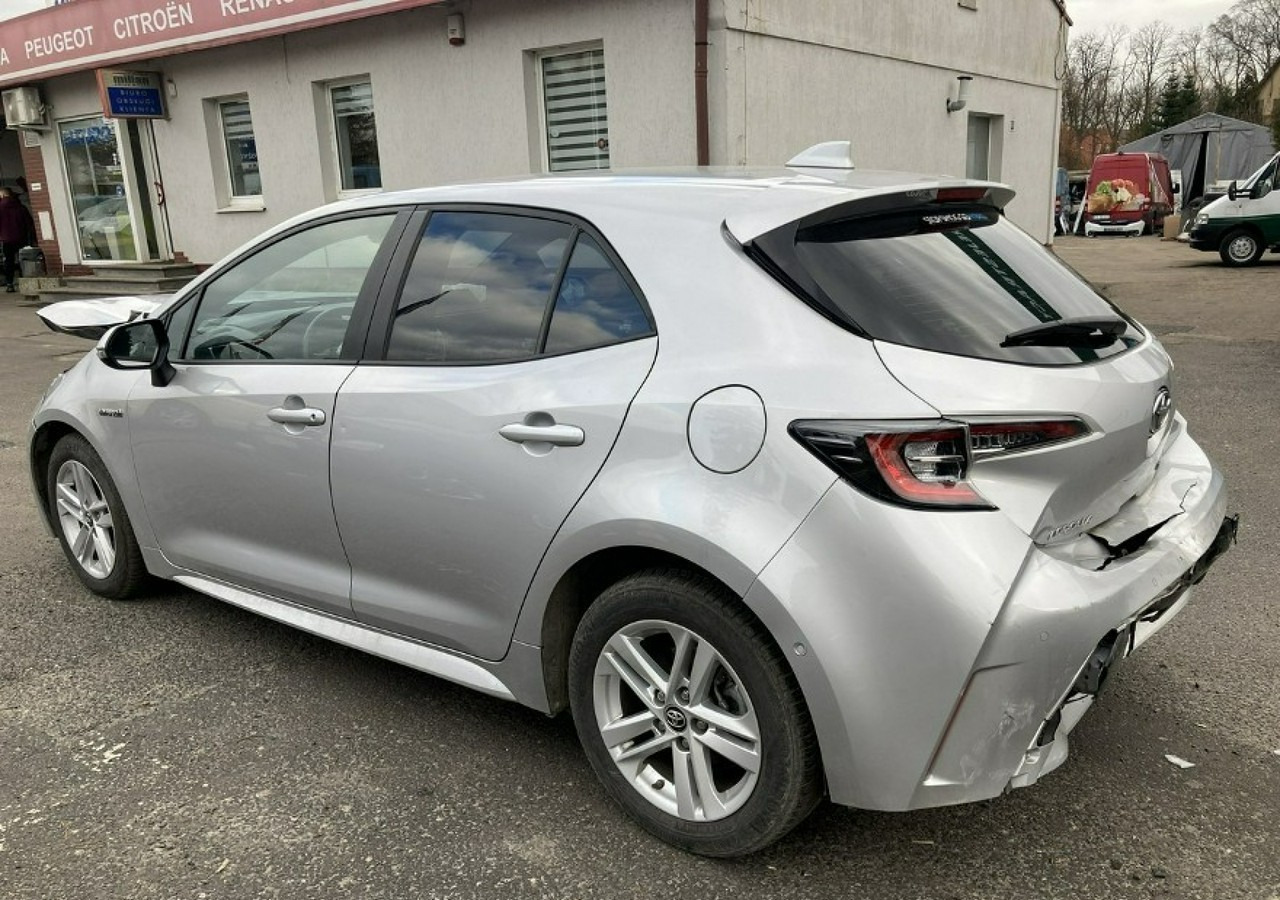 Toyota Corolla XII Corolla 1.8 Hybrid 102KM Comfort Salon PL 2020 - Automobil: obrázok 2 Toyota Corolla XII Corolla 1.8 Hybrid 102KM Comfort Salon PL 2020 - Automobil: obrázok 2