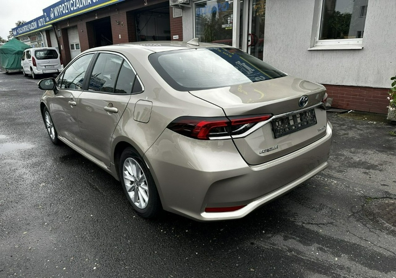 Toyota Corolla XII Corolla Sedan 1.8 Hybrid 98KM Comfort Salon PL 2022 - Automobil: obrázok 3 Toyota Corolla XII Corolla Sedan 1.8 Hybrid 98KM Comfort Salon PL 2022 - Automobil: obrázok 3