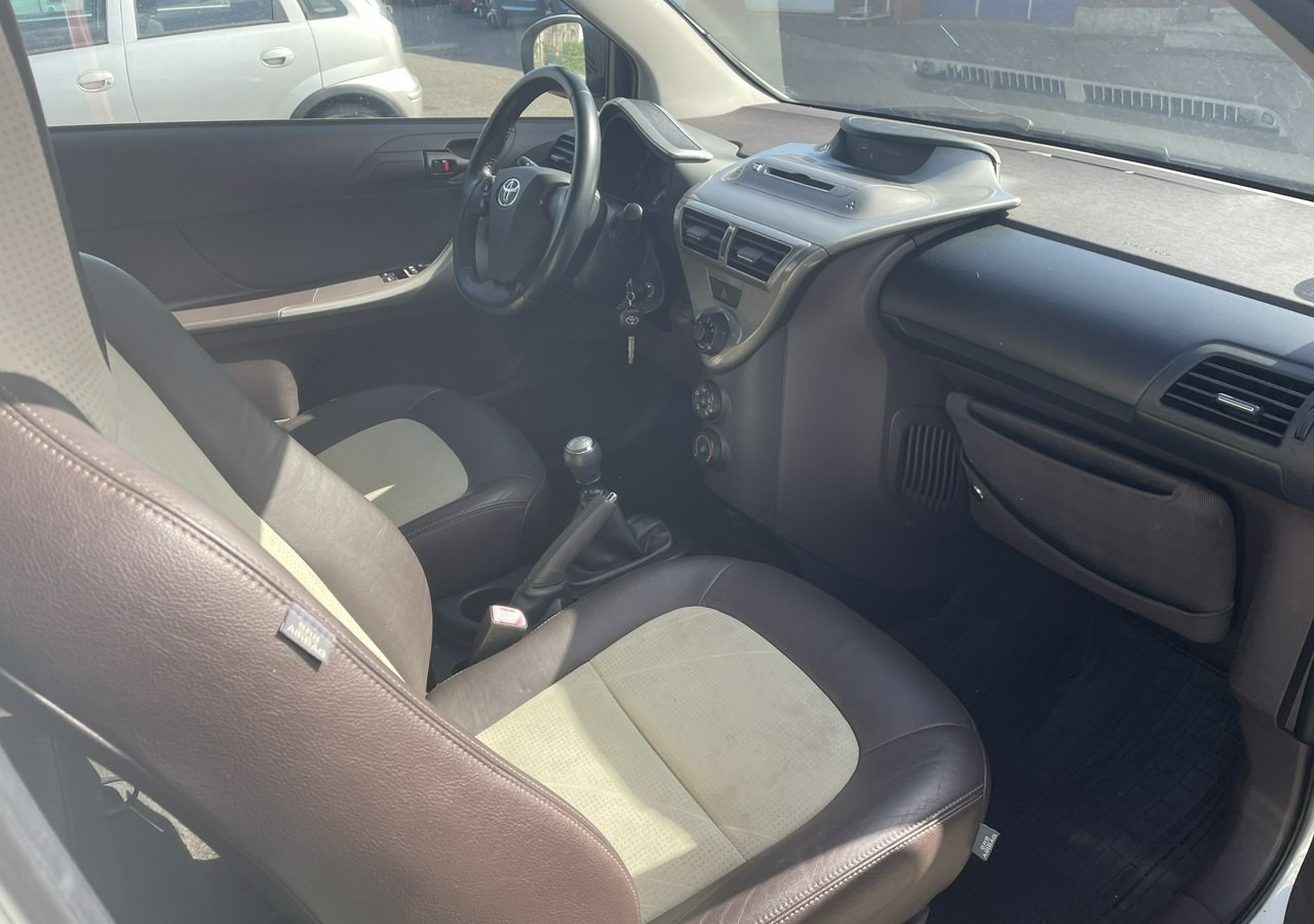 Toyota IQ Toyota iQ Klima - Hatchback: obrázok 4 Toyota IQ Toyota iQ Klima - Hatchback: obrázok 4