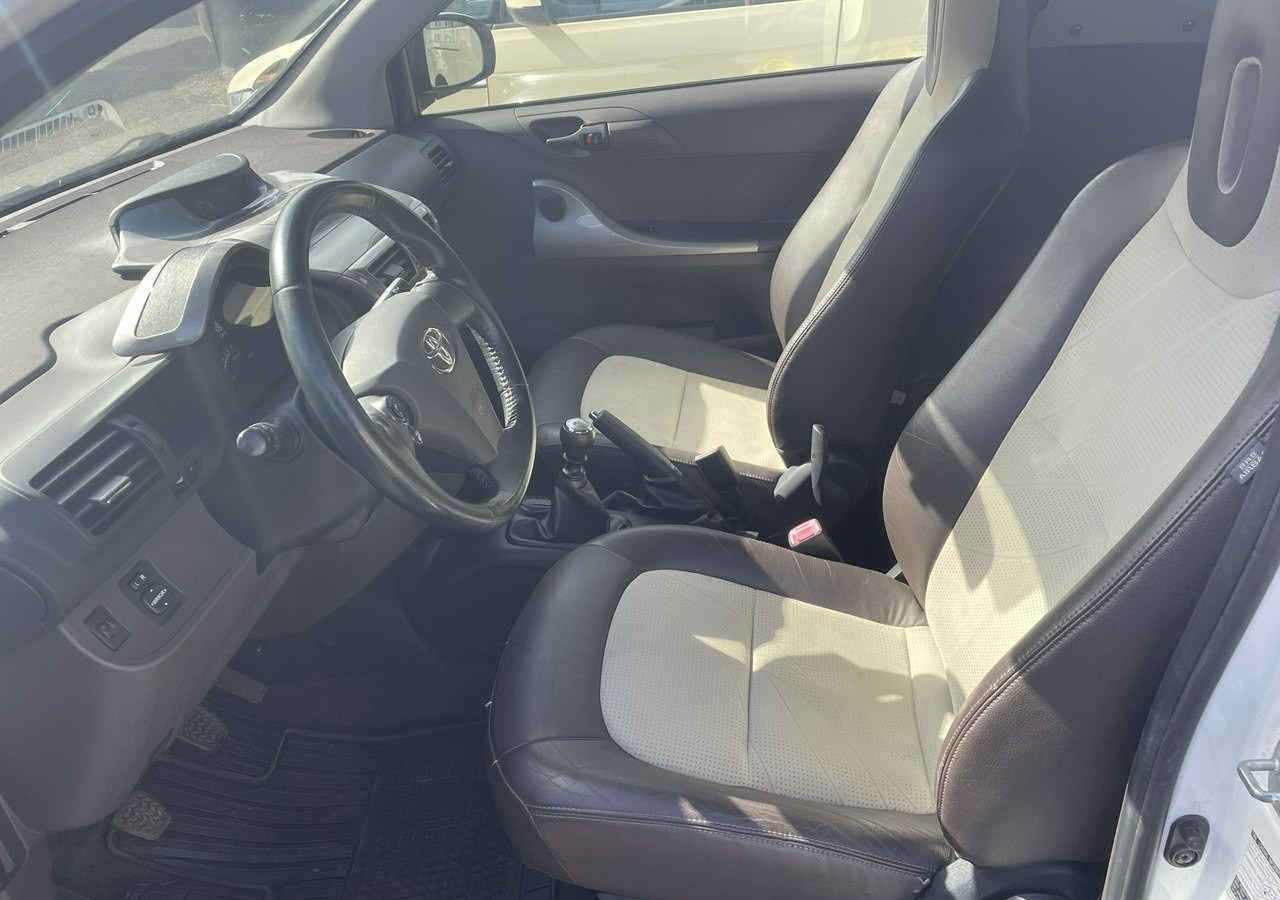 Toyota IQ Toyota iQ Klima - Hatchback: obrázok 5 Toyota IQ Toyota iQ Klima - Hatchback: obrázok 5