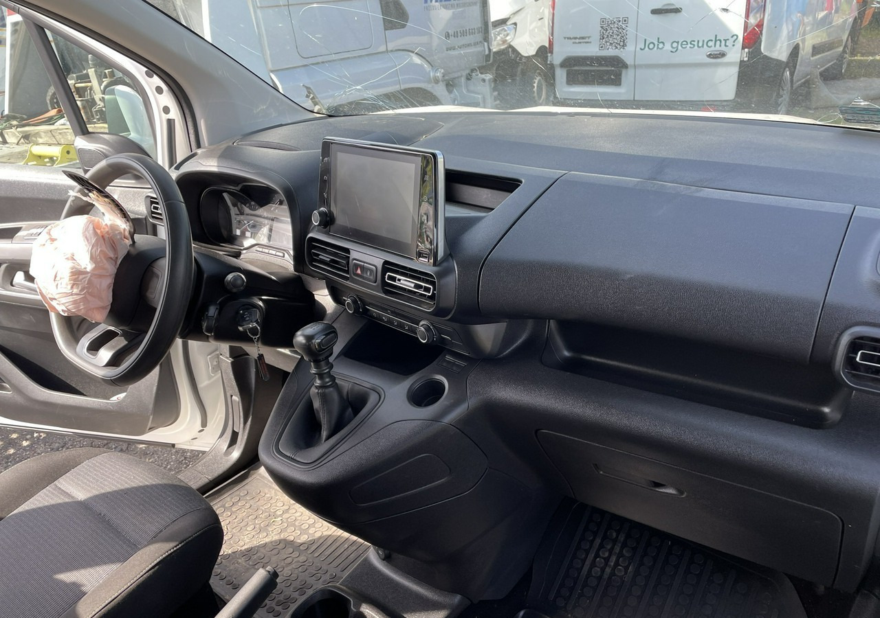 Toyota ProAce Proace City Verso Toyota Proace City Verso Long 1.5 D-4D Business 2021Salon - Automobil: obrázok 4 Toyota ProAce Proace City Verso Toyota Proace City Verso Long 1.5 D-4D Business 2021Salon - Automobil: obrázok 4