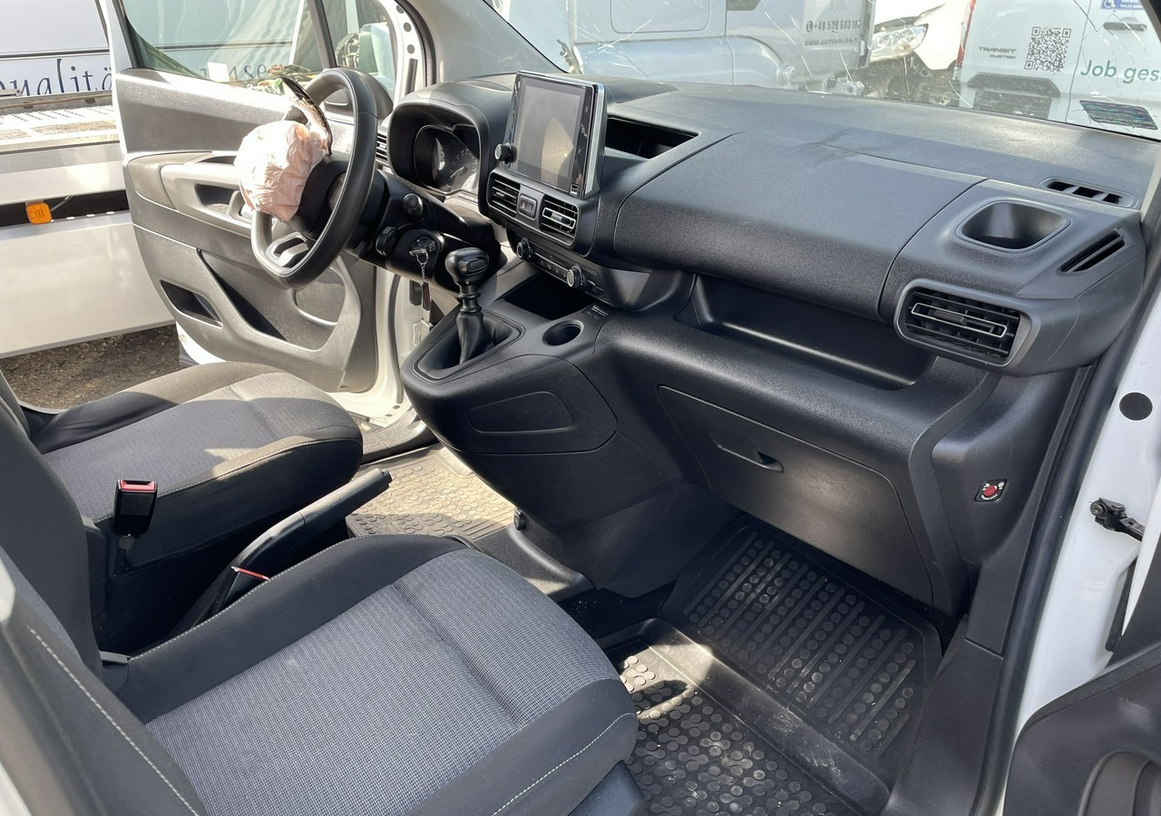 Toyota ProAce Proace City Verso Toyota Proace City Verso Long 1.5 D-4D Business 2021Salon - Automobil: obrázok 3 Toyota ProAce Proace City Verso Toyota Proace City Verso Long 1.5 D-4D Business 2021Salon - Automobil: obrázok 3