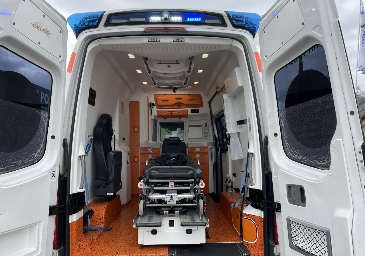 Volkswagen Crafter Crafter 2.0-163KM Karetka Ambulans Wyposażony Model 2016 - Sanitka: obrázok 3 Volkswagen Crafter Crafter 2.0-163KM Karetka Ambulans Wyposażony Model 2016 - Sanitka: obrázok 3
