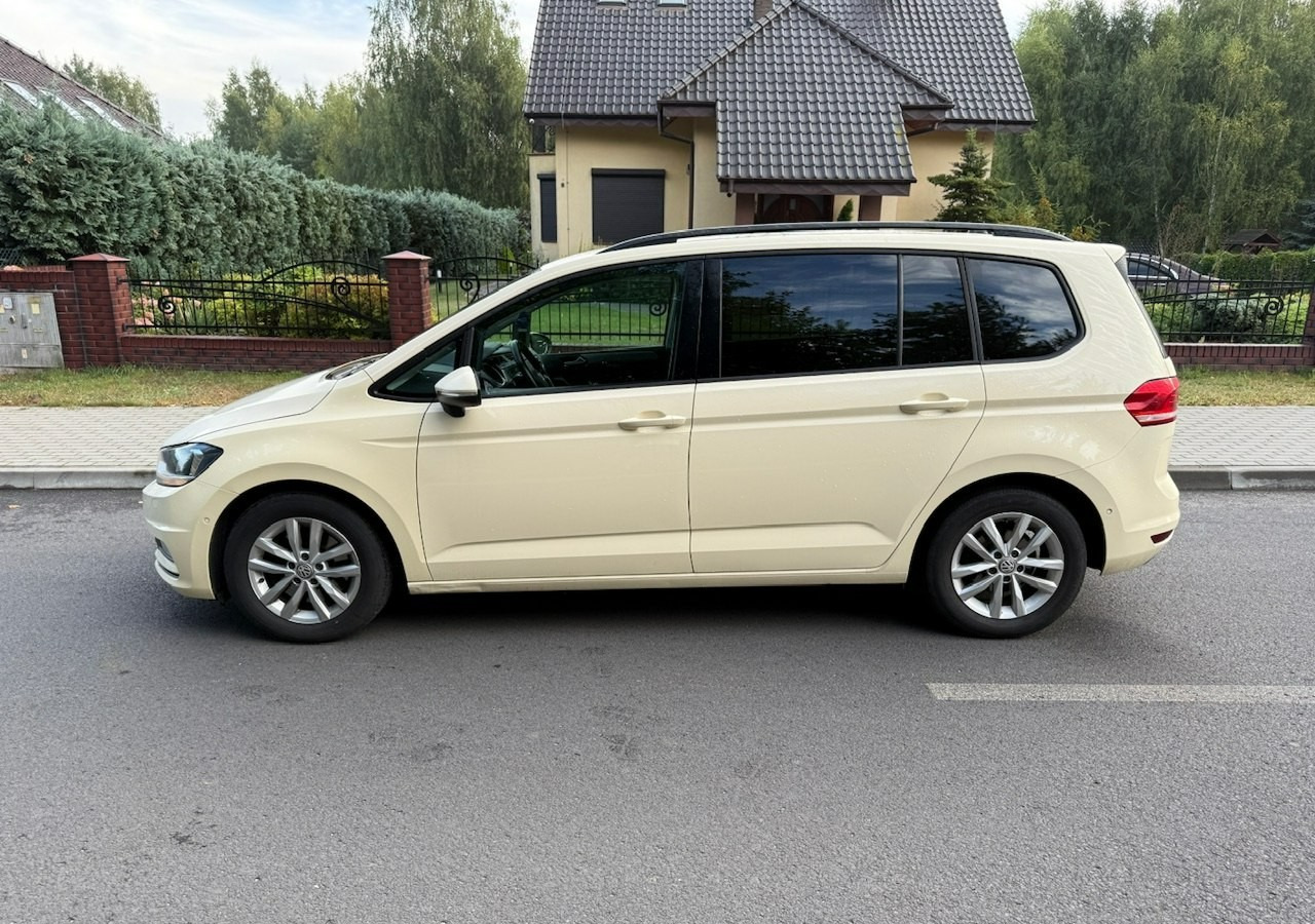 Volkswagen Touran III 2.0 TDI DSG 120 KM Automat 7osobowy Klima Skóra Full Serwis 2020 - Kombi: obrázok 5 Volkswagen Touran III 2.0 TDI DSG 120 KM Automat 7osobowy Klima Skóra Full Serwis 2020 - Kombi: obrázok 5