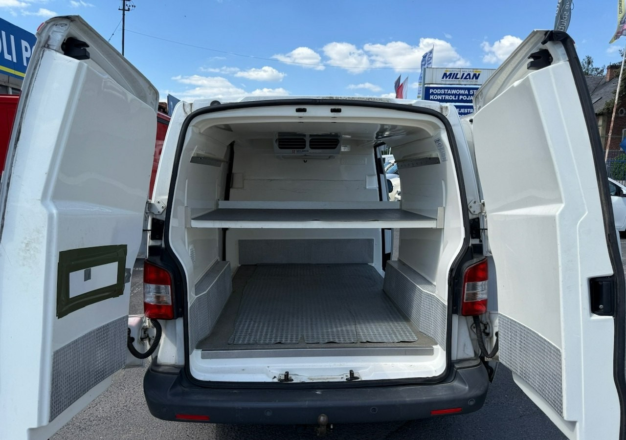 Volkswagen Transporter Transporter T5 LIFT 2.0-180 KM, DSG7 Chłodnia Konvekta Model 2012 - Chladiarenská dodávka: obrázok 1 Volkswagen Transporter Transporter T5 LIFT 2.0-180 KM, DSG7 Chłodnia Konvekta Model 2012 - Chladiarenská dodávka: obrázok 1