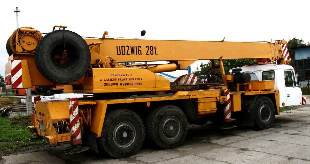 TARTA AD28 AD28 - Autožeriav: obrázok 1 TARTA AD28 AD28 - Autožeriav: obrázok 1