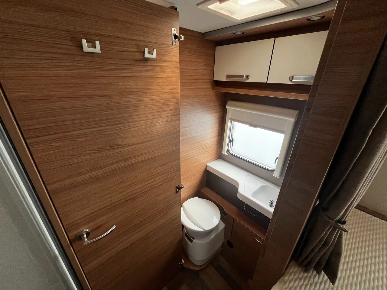 Nový Polointegrované obytné auto Weinsberg CaraSuite 700 ME: obrázok 13