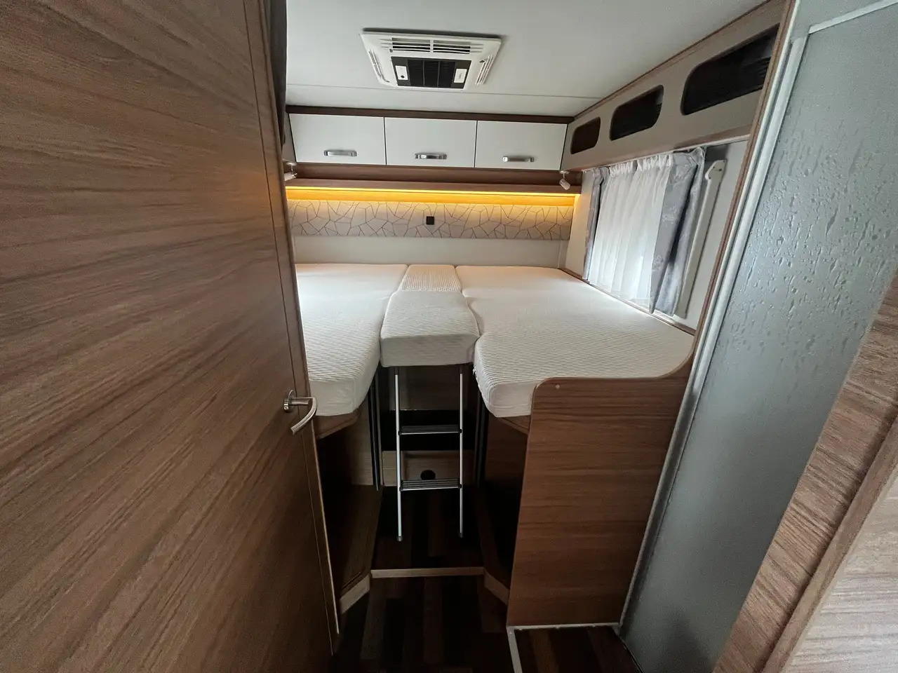 Nový Polointegrované obytné auto Weinsberg CaraSuite 700 ME: obrázok 14