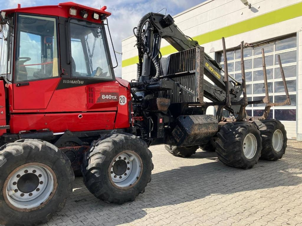 Komatsu 840TX - Vyvážečka: obrázok 2 Komatsu 840TX - Vyvážečka: obrázok 2