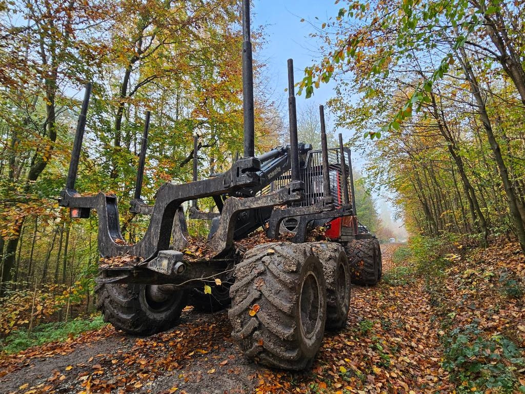 Komatsu 875 - Vyvážečka: obrázok 5 Komatsu 875 - Vyvážečka: obrázok 5