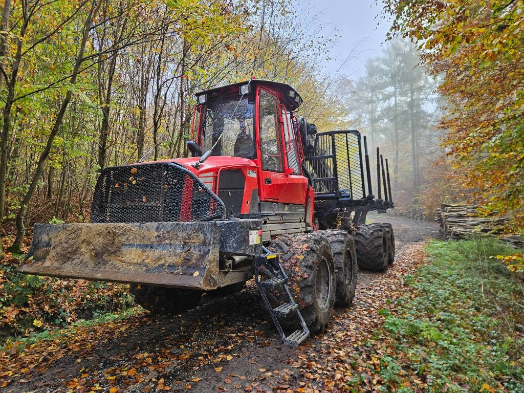 Komatsu 875 - Vyvážečka: obrázok 1 Komatsu 875 - Vyvážečka: obrázok 1