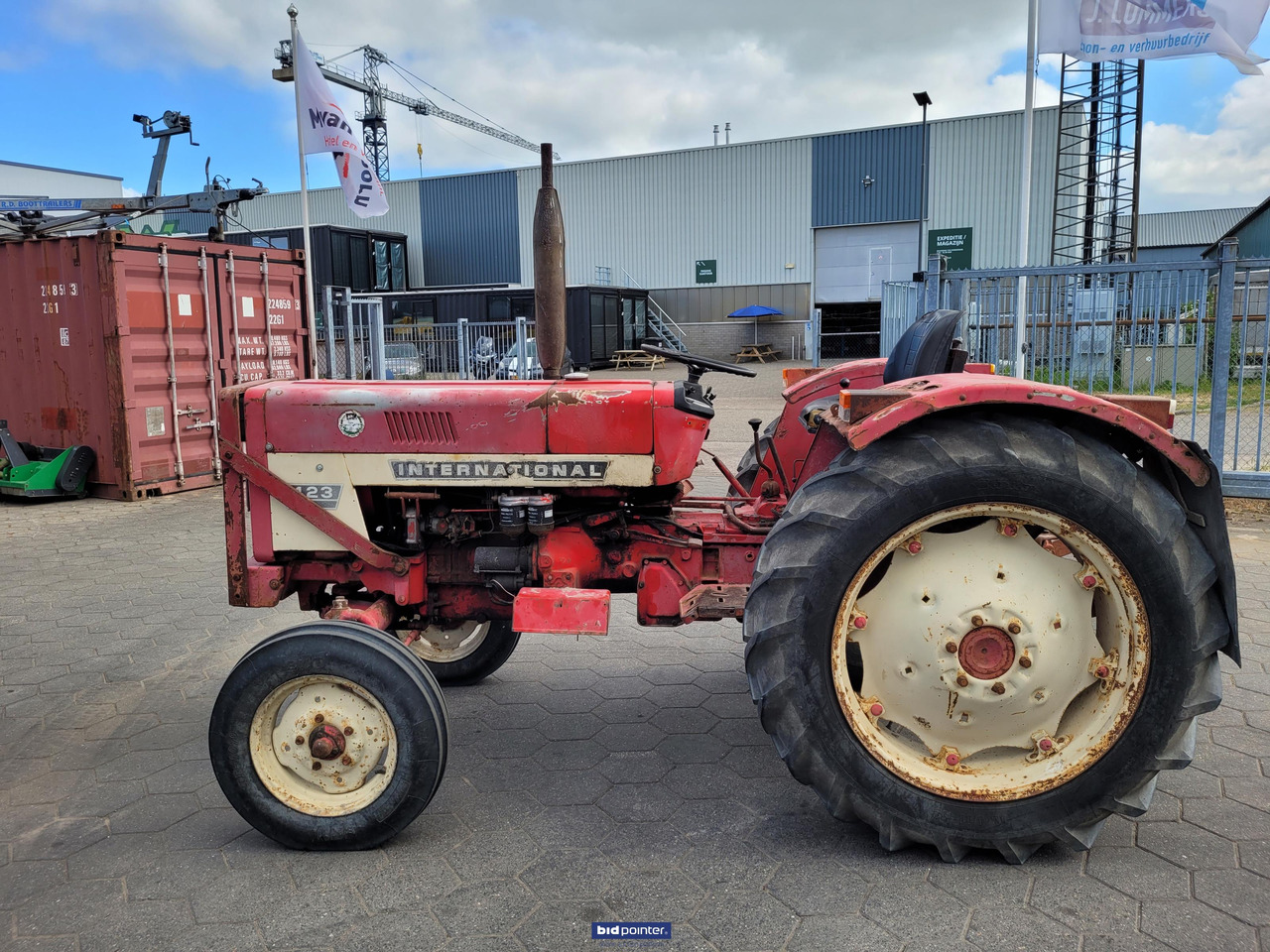 International 423 - Traktor: obrázok 5 International 423 - Traktor: obrázok 5