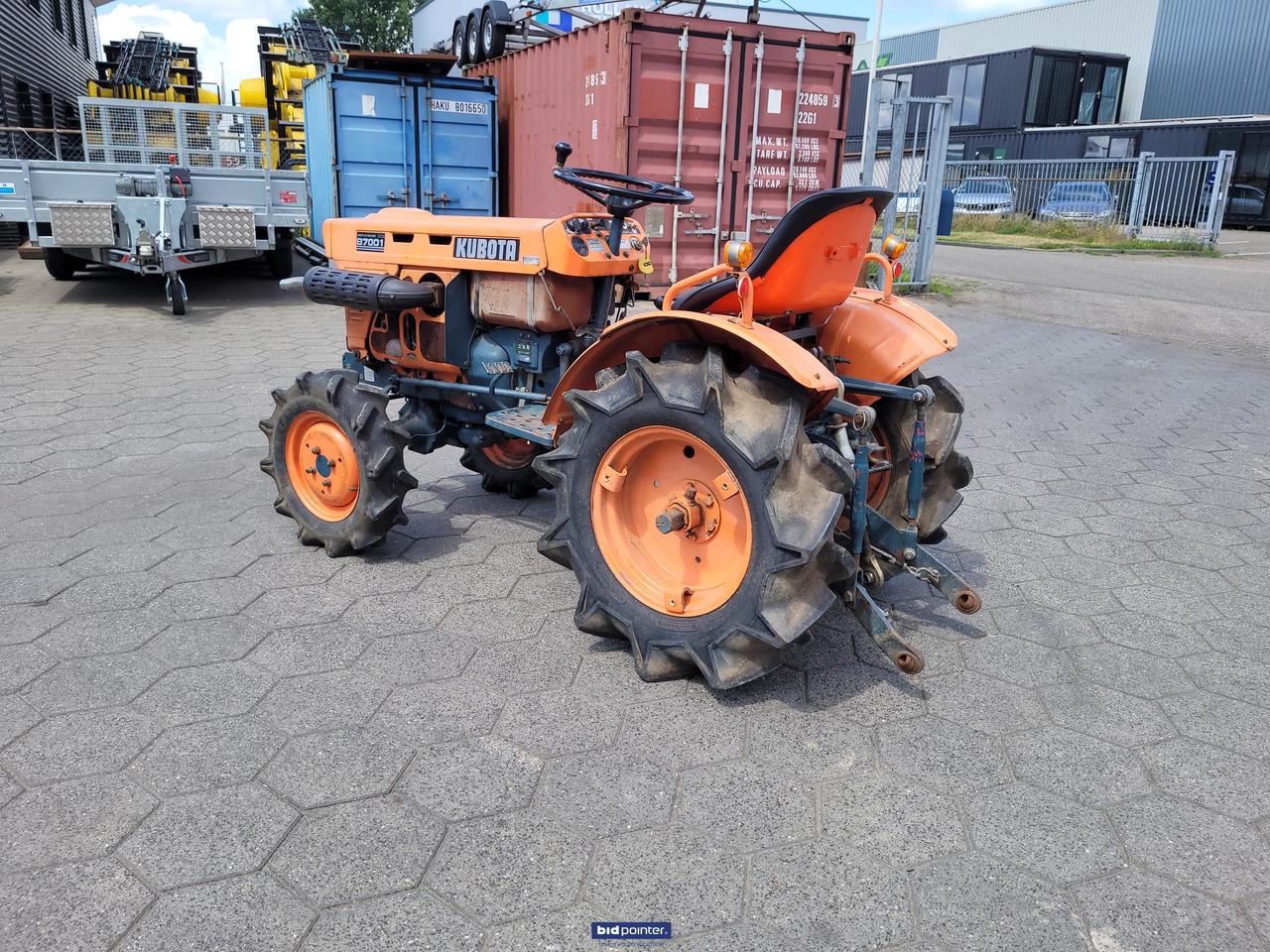 Kubota B7001 - Kompaktný traktor: obrázok 4 Kubota B7001 - Kompaktný traktor: obrázok 4