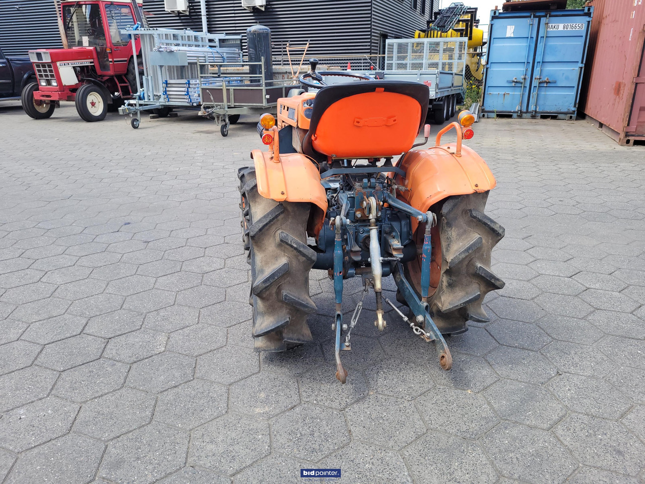 Kubota B7001 - Kompaktný traktor: obrázok 5 Kubota B7001 - Kompaktný traktor: obrázok 5