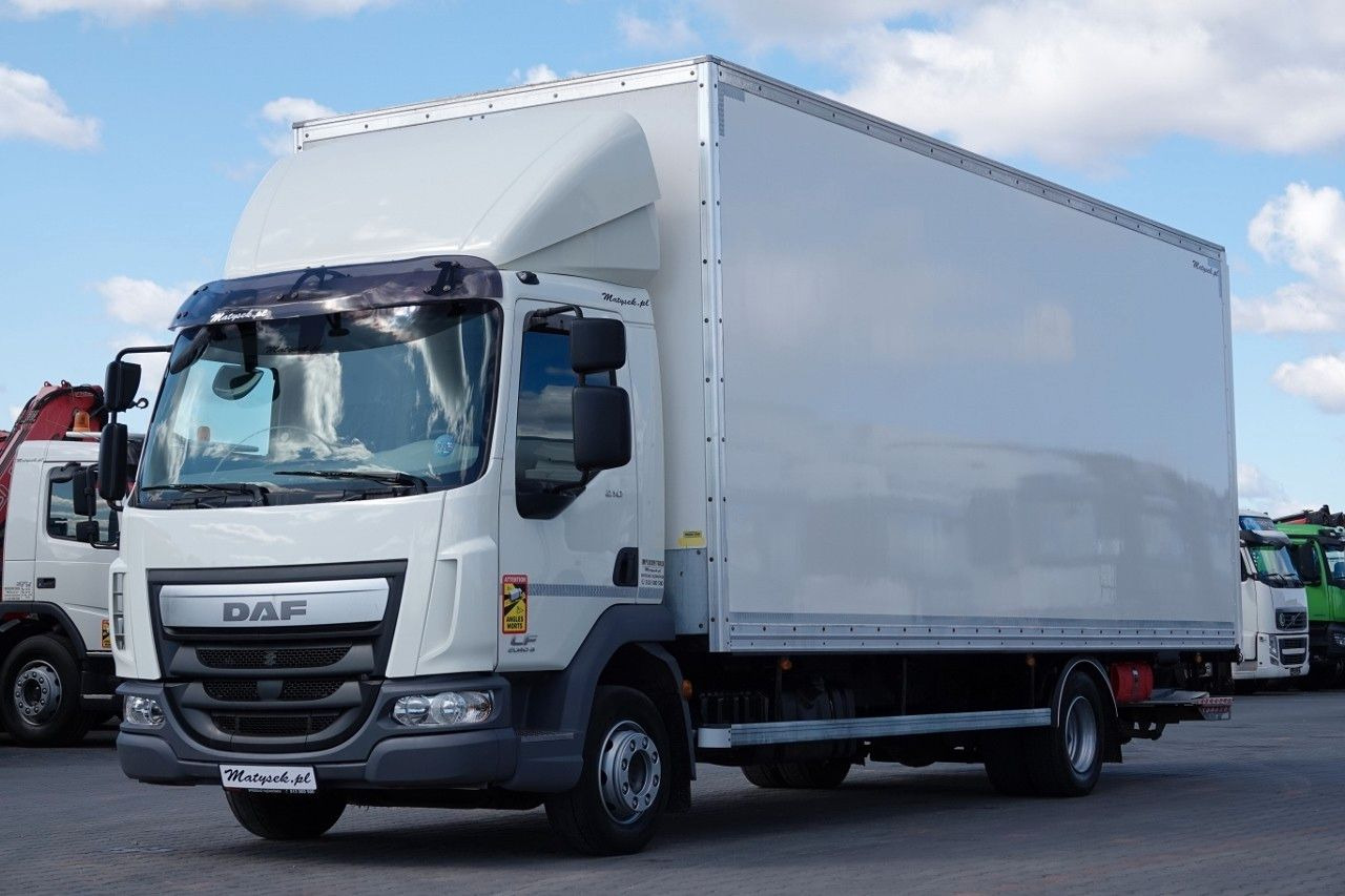 DAF LF 210 / KONTENER - 7 M / SOLÓWKA / WINDA DHOLLA - Skříňový nákladní auto: obrázok 1 DAF LF 210 / KONTENER - 7 M / SOLÓWKA / WINDA DHOLLA - Skříňový nákladní auto: obrázok 1