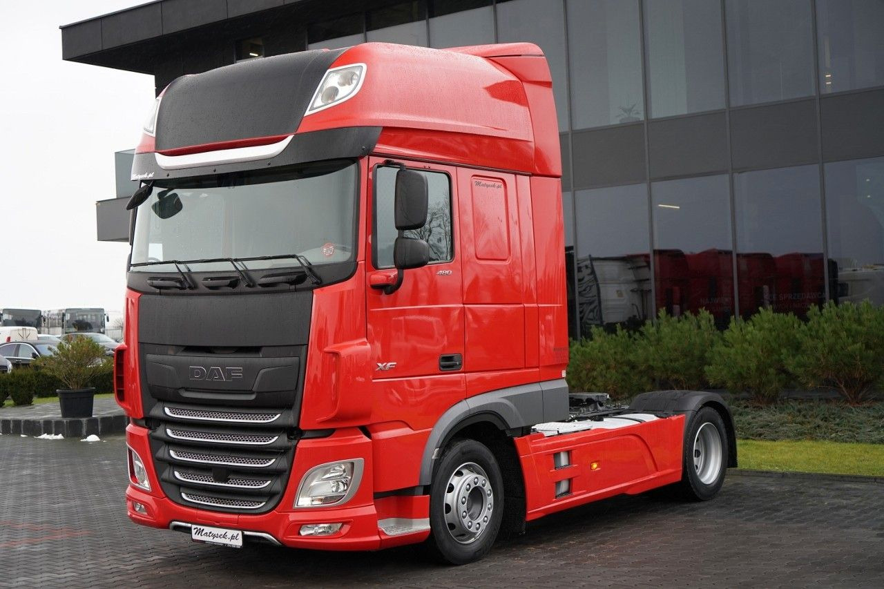 DAF XF 480 / LOW DECK / SUPER SPACE CAB / MEGA / 202 - Ťahač: obrázok 4 DAF XF 480 / LOW DECK / SUPER SPACE CAB / MEGA / 202 - Ťahač: obrázok 4
