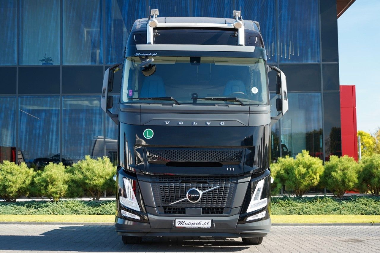 Volvo FH 500 / 2025 ROK / 97 TYS KM / XXL / I-SHIFT - Ťahač: obrázok 3 Volvo FH 500 / 2025 ROK / 97 TYS KM / XXL / I-SHIFT - Ťahač: obrázok 3