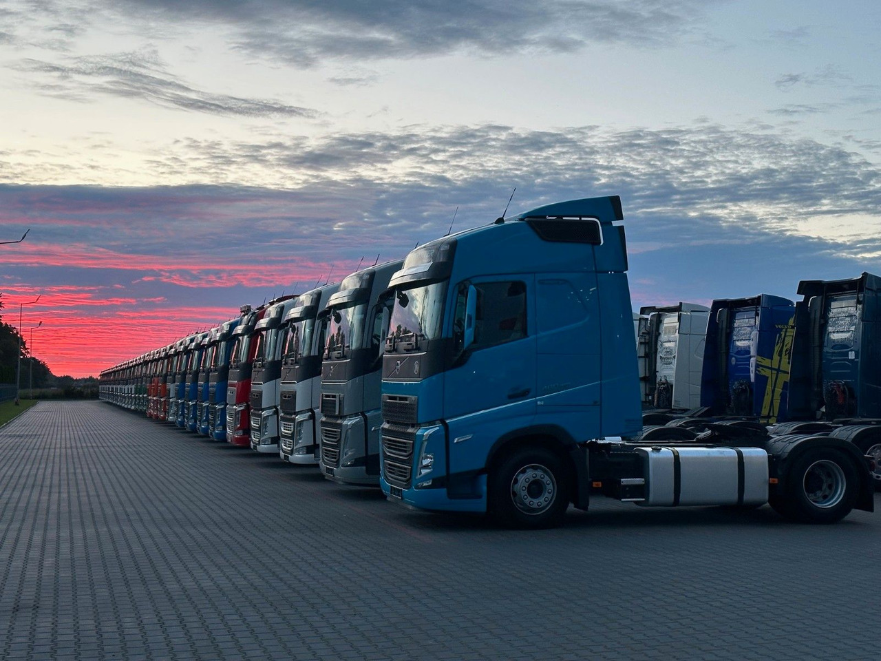 Leasing  Volvo FH 500 / 2025 ROK / 97 TYS KM / XXL / I-SHIFT Volvo FH 500 / 2025 ROK / 97 TYS KM / XXL / I-SHIFT: obrázok 39