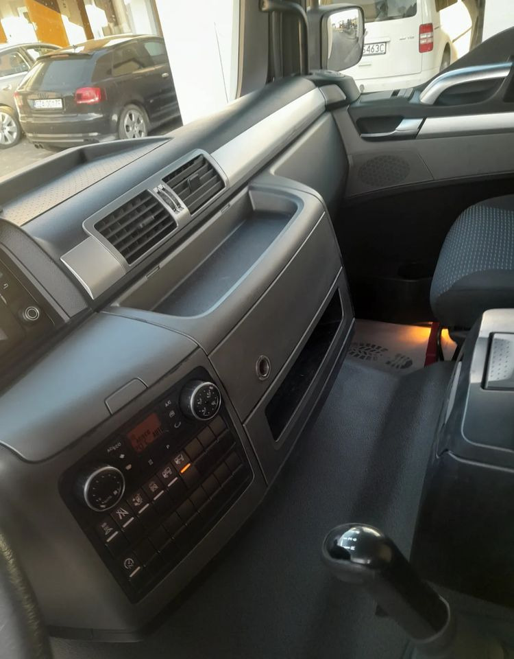 MAN TGL 12.250 NAUKA JAZDY / ELKA / L / MANUAL 8 / - Plachtové nákladné vozidlo: obrázok 3 MAN TGL 12.250 NAUKA JAZDY / ELKA / L / MANUAL 8 / - Plachtové nákladné vozidlo: obrázok 3
