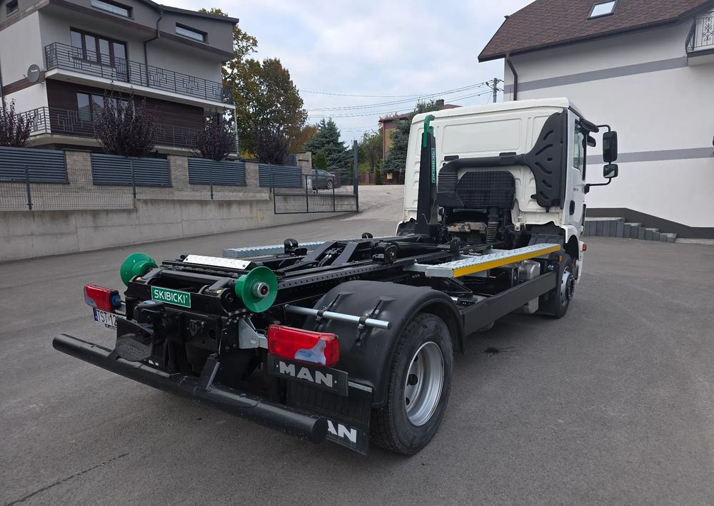 MAN TGM 12.290 - Hákový nosič kontajnerov: obrázok 3 MAN TGM 12.290 - Hákový nosič kontajnerov: obrázok 3