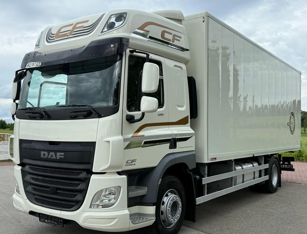 DAF CF 330/10.2017/KONTENER MEBLOWY/IZOTERMA/WINDA/18 PALET/E6/NISKI PRZEBIEG/Z NIEMIEC/JAK NOWY/DUŻY SILNIK 10 837cm3// - Skříňový nákladní auto: obrázok 1 DAF CF 330/10.2017/KONTENER MEBLOWY/IZOTERMA/WINDA/18 PALET/E6/NISKI PRZEBIEG/Z NIEMIEC/JAK NOWY/DUŻY SILNIK 10 837cm3// - Skříňový nákladní auto: obrázok 1