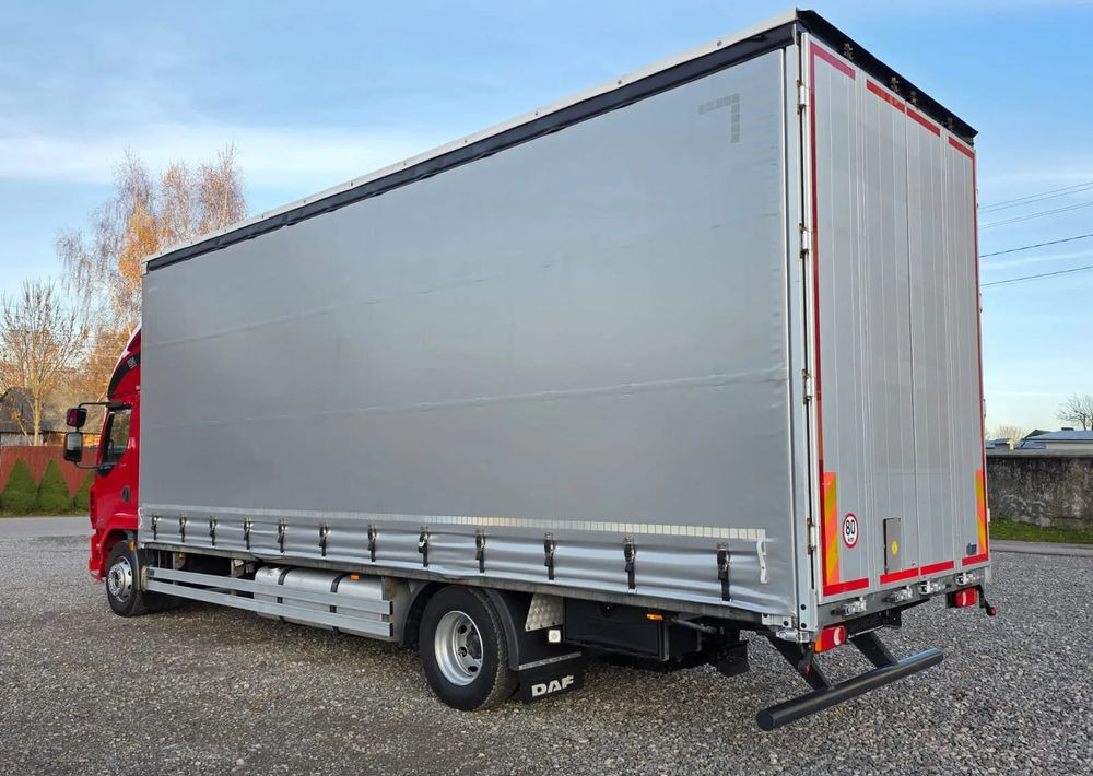 DAF LF 290 / WINDA / 16TON DMC / 3M WYSOKOŚĆ / JUMBO / FIRANKA / SYPIALKA / AUTOMAT / JEDEN WŁAŚCICIE / EURO 6 / 2017/ SPROWADZONY / 19 PALET / DUŻA ŁADOWNOŚĆ / - Plachtové nákladné vozidlo: obrázok 4 DAF LF 290 / WINDA / 16TON DMC / 3M WYSOKOŚĆ / JUMBO / FIRANKA / SYPIALKA / AUTOMAT / JEDEN WŁAŚCICIE / EURO 6 / 2017/ SPROWADZONY / 19 PALET / DUŻA ŁADOWNOŚĆ / - Plachtové nákladné vozidlo: obrázok 4