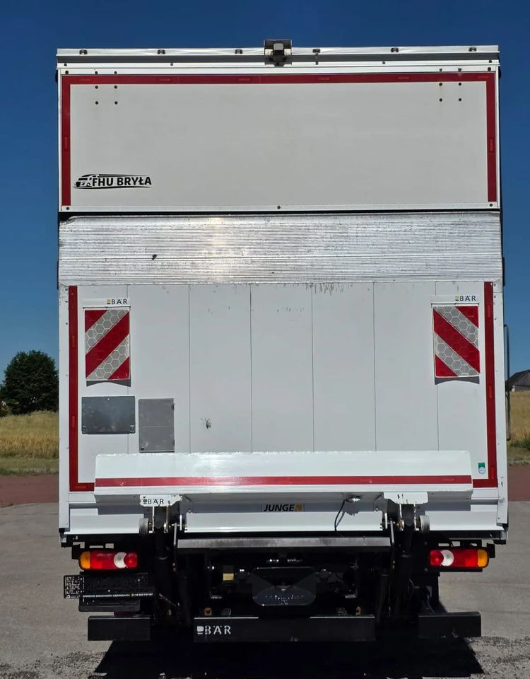 Iveco EUROCARGO 160E320/FIRANKA/WINDA/AUTOMAT/NISKI PRZEBIEG/E6/SPROWADZONY/PIERWSZY WŁAŚCICIEL - Plachtové nákladné vozidlo: obrázok 5 Iveco EUROCARGO 160E320/FIRANKA/WINDA/AUTOMAT/NISKI PRZEBIEG/E6/SPROWADZONY/PIERWSZY WŁAŚCICIEL - Plachtové nákladné vozidlo: obrázok 5
