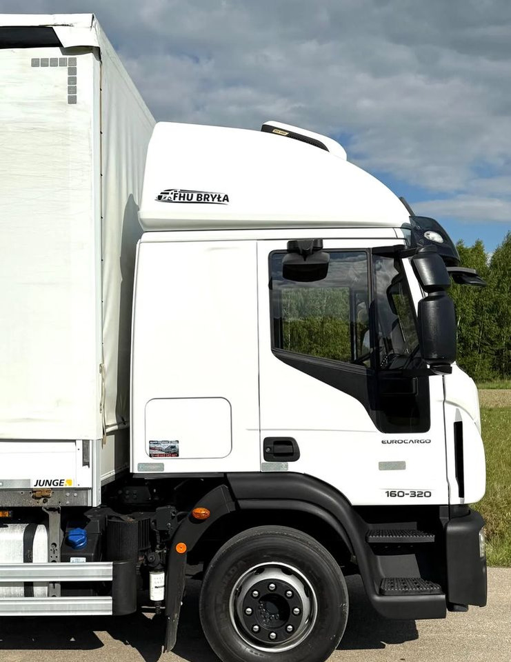 Iveco EUROCARGO 160E320/FIRANKA/WINDA/AUTOMAT/NISKI PRZEBIEG/E6/SPROWADZONY/PIERWSZY WŁAŚCICIEL - Plachtové nákladné vozidlo: obrázok 5 Iveco EUROCARGO 160E320/FIRANKA/WINDA/AUTOMAT/NISKI PRZEBIEG/E6/SPROWADZONY/PIERWSZY WŁAŚCICIEL - Plachtové nákladné vozidlo: obrázok 5