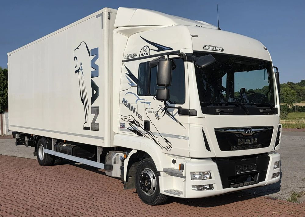 MAN TGL 12.250 / KONTENER / IZOTERMA / WINDA / 2019R / EURO 6 / PEŁEN SERWIS / 6 TON ŁADOWNOŚĆ / SPROWADZONY / ZADBANY / JAK NOWY / KSIĄŻKA SERWISOWA / E6 / 17 PALET - Skříňový nákladní auto: obrázok 2 MAN TGL 12.250 / KONTENER / IZOTERMA / WINDA / 2019R / EURO 6 / PEŁEN SERWIS / 6 TON ŁADOWNOŚĆ / SPROWADZONY / ZADBANY / JAK NOWY / KSIĄŻKA SERWISOWA / E6 / 17 PALET - Skříňový nákladní auto: obrázok 2
