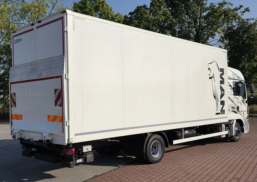 MAN TGL 12.250 / KONTENER / IZOTERMA / WINDA / 2019R / EURO 6 / PEŁEN SERWIS / 6 TON ŁADOWNOŚĆ / SPROWADZONY / ZADBANY / JAK NOWY / KSIĄŻKA SERWISOWA / E6 / 17 PALET - Skříňový nákladní auto: obrázok 4 MAN TGL 12.250 / KONTENER / IZOTERMA / WINDA / 2019R / EURO 6 / PEŁEN SERWIS / 6 TON ŁADOWNOŚĆ / SPROWADZONY / ZADBANY / JAK NOWY / KSIĄŻKA SERWISOWA / E6 / 17 PALET - Skříňový nákladní auto: obrázok 4