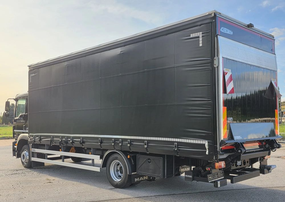 MAN TGM 12.290 / 15.290 / E6/ FIRANKA /BOCZNE DRZWI / BURTO-FIRANKA / 18PALET / WINDA / NISKI PRZEBIEG / 2018/ CAŁY NA PODUSZKACH / SERWISOWANY - Plachtové nákladné vozidlo: obrázok 4 MAN TGM 12.290 / 15.290 / E6/ FIRANKA /BOCZNE DRZWI / BURTO-FIRANKA / 18PALET / WINDA / NISKI PRZEBIEG / 2018/ CAŁY NA PODUSZKACH / SERWISOWANY - Plachtové nákladné vozidlo: obrázok 4