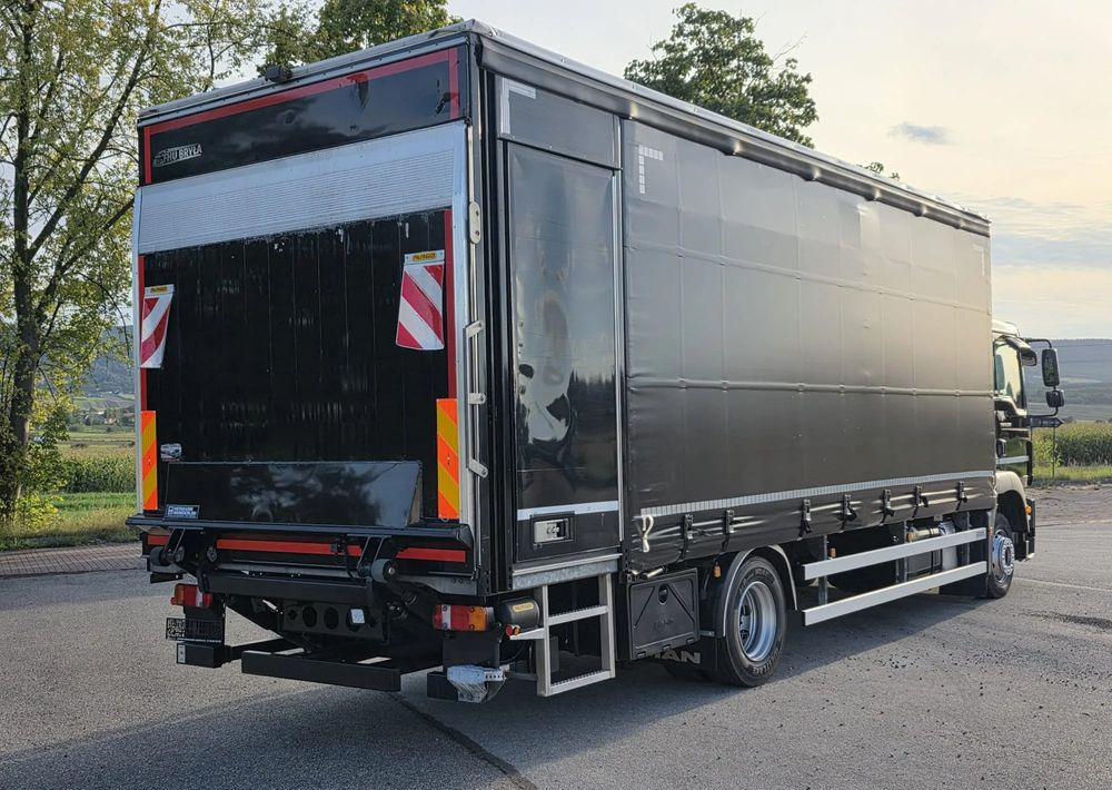 MAN TGM 12.290 / 15.290 / E6/ FIRANKA /BOCZNE DRZWI / BURTO-FIRANKA / 18PALET / WINDA / NISKI PRZEBIEG / 2018/ CAŁY NA PODUSZKACH / SERWISOWANY - Plachtové nákladné vozidlo: obrázok 5 MAN TGM 12.290 / 15.290 / E6/ FIRANKA /BOCZNE DRZWI / BURTO-FIRANKA / 18PALET / WINDA / NISKI PRZEBIEG / 2018/ CAŁY NA PODUSZKACH / SERWISOWANY - Plachtové nákladné vozidlo: obrázok 5