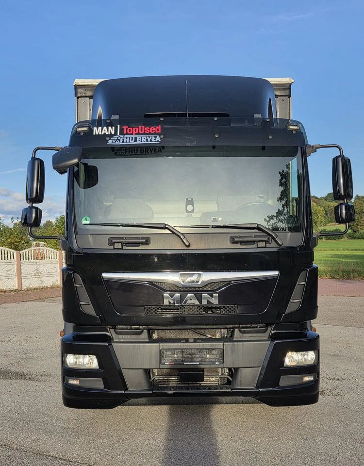 MAN TGM 12.290 / 15.290 / E6/ FIRANKA /BOCZNE DRZWI / BURTO-FIRANKA / 18PALET / WINDA / NISKI PRZEBIEG / 2018/ CAŁY NA PODUSZKACH / SERWISOWANY - Plachtové nákladné vozidlo: obrázok 3 MAN TGM 12.290 / 15.290 / E6/ FIRANKA /BOCZNE DRZWI / BURTO-FIRANKA / 18PALET / WINDA / NISKI PRZEBIEG / 2018/ CAŁY NA PODUSZKACH / SERWISOWANY - Plachtové nákladné vozidlo: obrázok 3