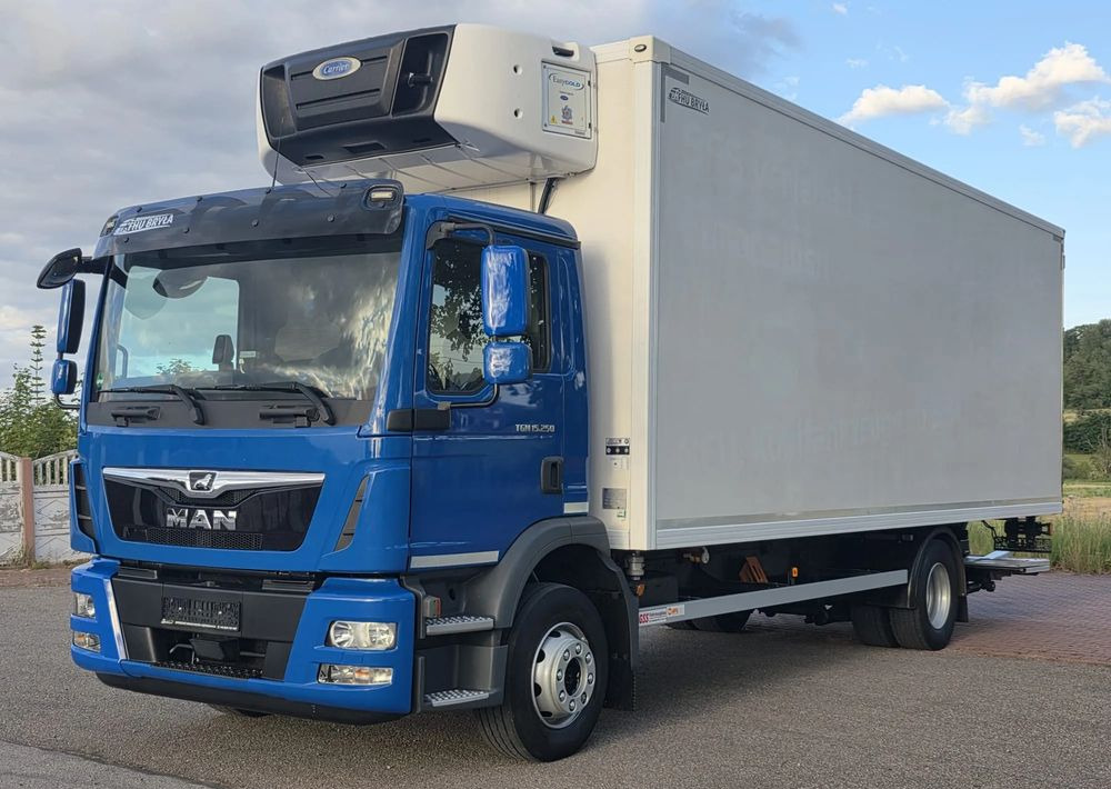 MAN TGM 15.250 / CHŁODNIA / WINDA / 2018 ROK / 230 TYŚ KM / BOCZNE DRZWI / AUTOMAT / SPROWADZONY / E6 / 18 EUROPALET/ - Chladirenské nákladné vozidlo: obrázok 1 MAN TGM 15.250 / CHŁODNIA / WINDA / 2018 ROK / 230 TYŚ KM / BOCZNE DRZWI / AUTOMAT / SPROWADZONY / E6 / 18 EUROPALET/ - Chladirenské nákladné vozidlo: obrázok 1